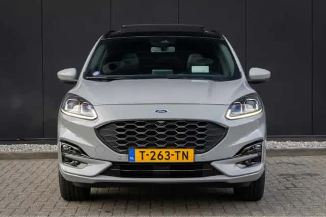 Ford Kuga (2023) thumbnail 5