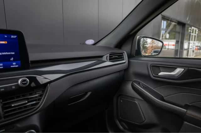 Ford Kuga (2023) thumbnail 44