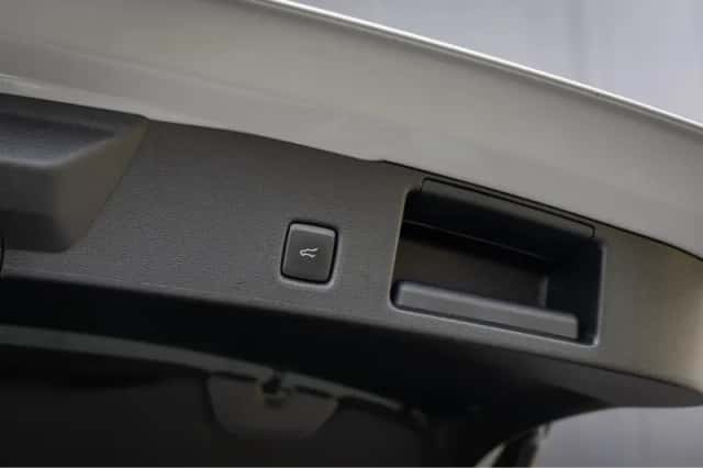 Ford Kuga (2023) thumbnail 46