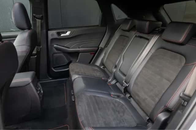 Ford Kuga (2023) thumbnail 8