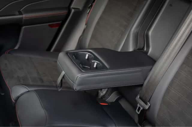 Ford Kuga (2023) thumbnail 9