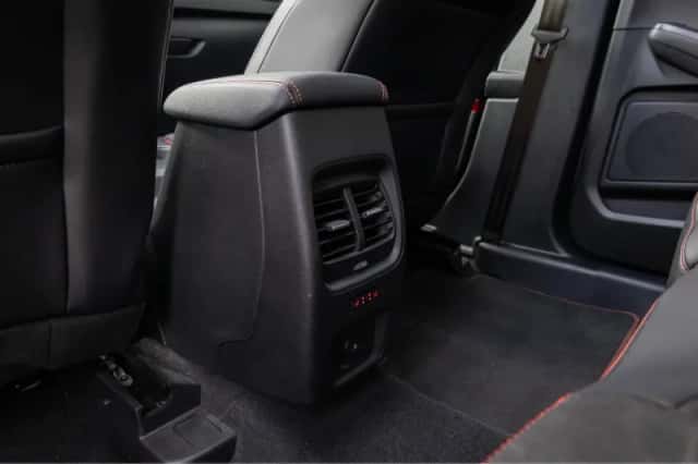Ford Kuga (2023) thumbnail 10