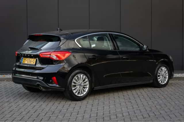Ford Focus (2019) thumbnail 2