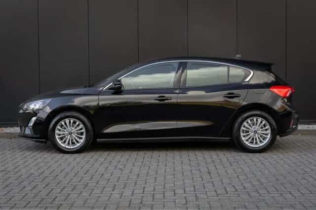 Ford Focus (2019) thumbnail 3