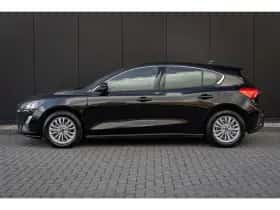 Ford Focus (2019) thumbnail 3