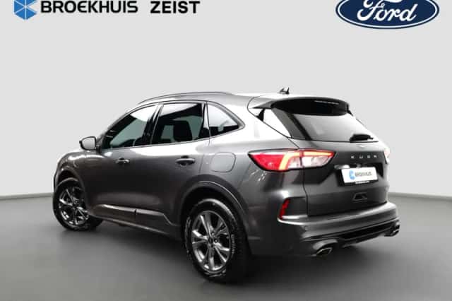 Ford Kuga (2023) thumbnail 2