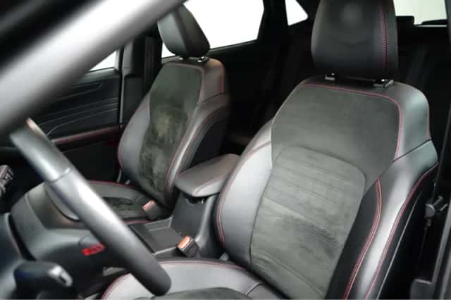 Ford Kuga (2023) thumbnail 25