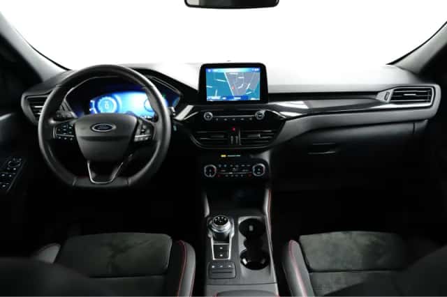 Ford Kuga (2023) thumbnail 4