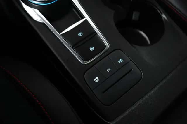Ford Kuga (2023) thumbnail 31