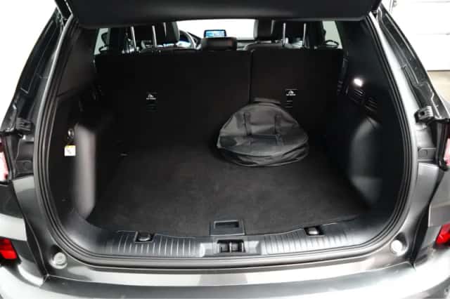 Ford Kuga (2023) thumbnail 5