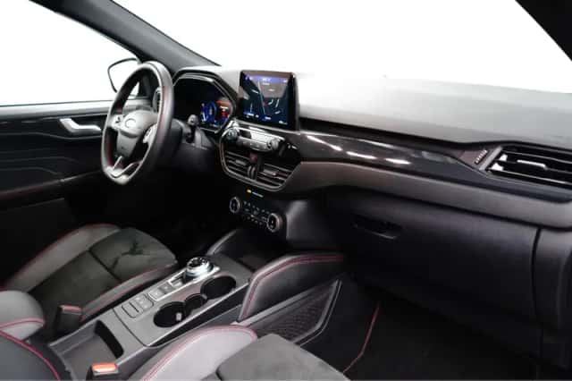 Ford Kuga (2023) thumbnail 10