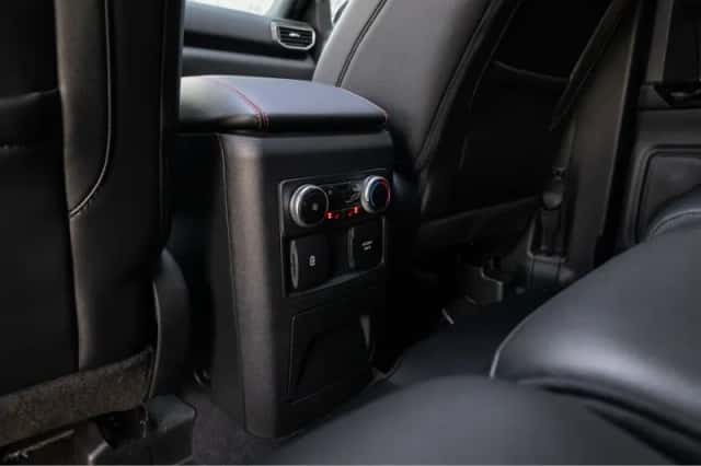 Ford Explorer (2024) thumbnail 8
