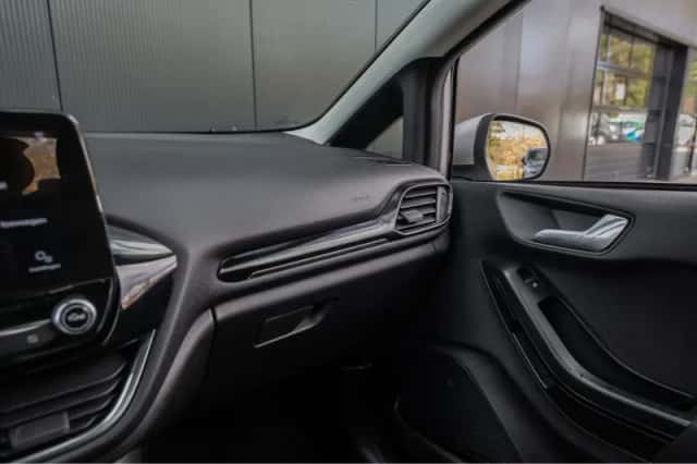 Ford Fiesta (2019) thumbnail 32