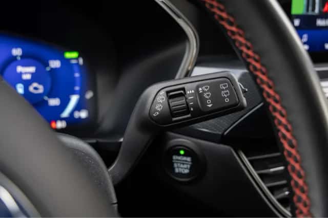 Ford Kuga (2023) thumbnail 15