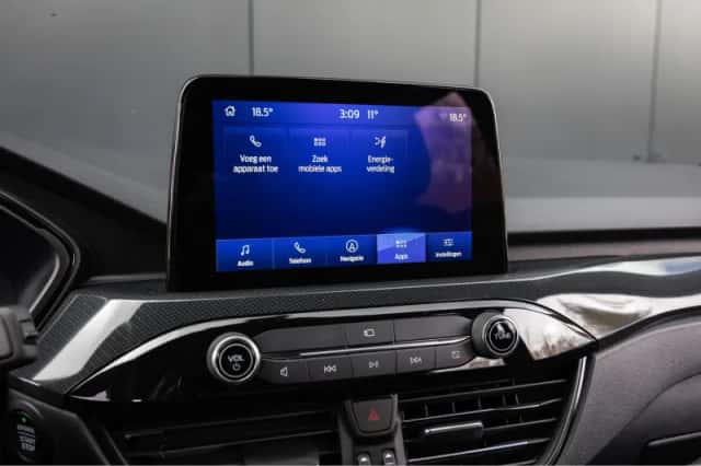 Ford Kuga (2023) thumbnail 23