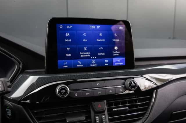 Ford Kuga (2023) thumbnail 24