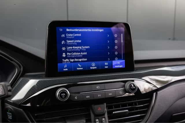 Ford Kuga (2023) thumbnail 27