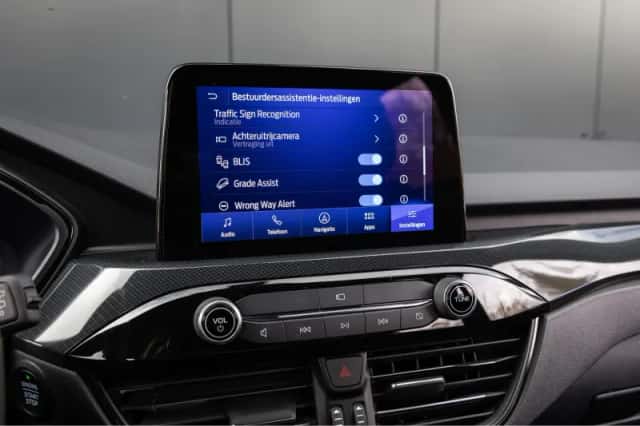 Ford Kuga (2023) thumbnail 28