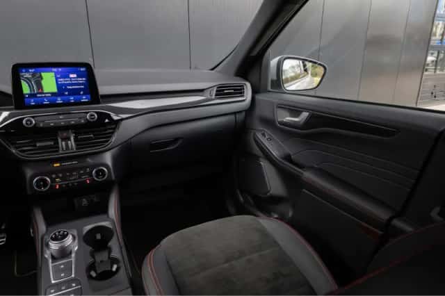 Ford Kuga (2023) thumbnail 32