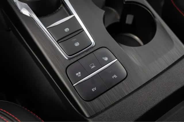 Ford Kuga (2023) thumbnail 38