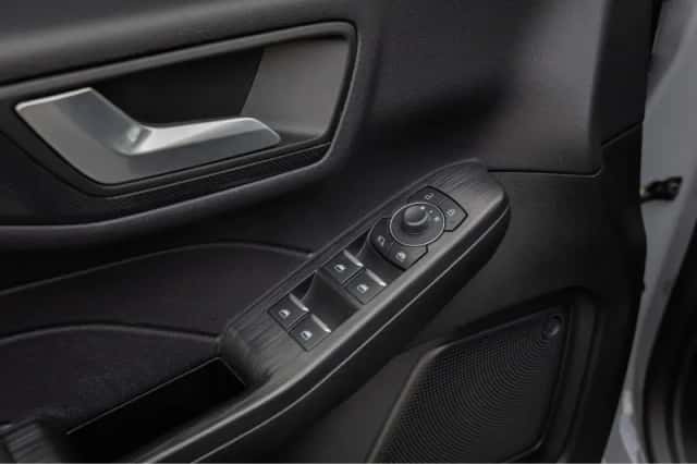 Ford Kuga (2023) thumbnail 41