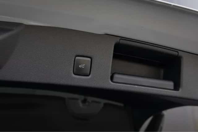Ford Kuga (2023) thumbnail 45