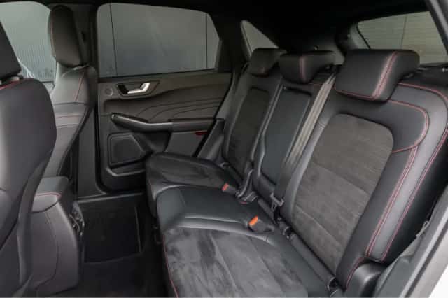 Ford Kuga (2023) thumbnail 8