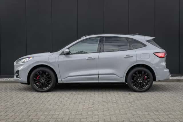 Ford Kuga (2023) thumbnail 5