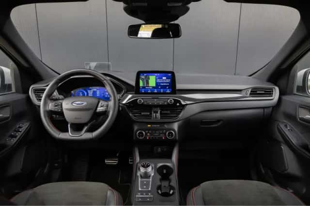 Ford Kuga (2023) thumbnail 6