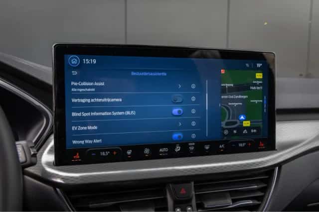 Ford Kuga (2025) thumbnail 23