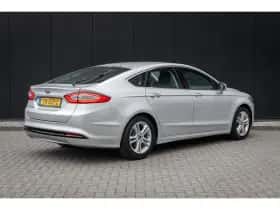 Ford Mondeo (2018) thumbnail 2