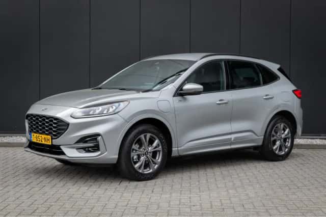 Ford Kuga (2023) thumbnail 1