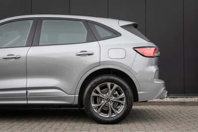 Ford Kuga (2023) thumbnail 11