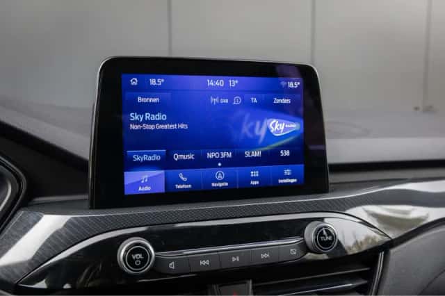 Ford Kuga (2023) thumbnail 15