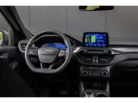 Ford Kuga (2023) thumbnail 3