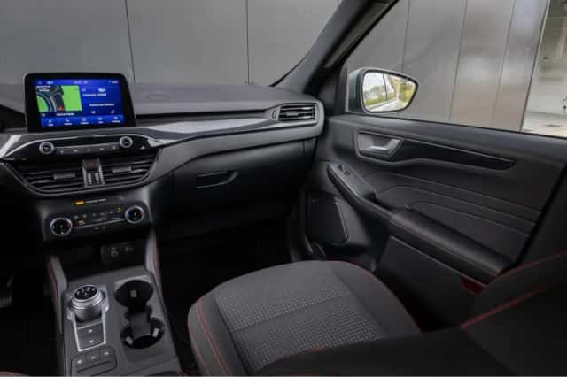 Ford Kuga (2023) thumbnail 25