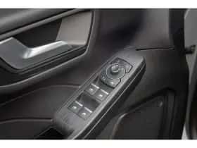 Ford Kuga (2023) thumbnail 30