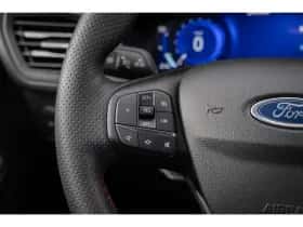 Ford Kuga (2023) thumbnail 35