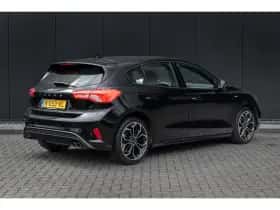 Ford Focus (2022) thumbnail 2