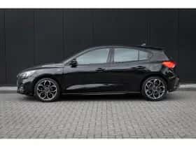 Ford Focus (2022) thumbnail 3