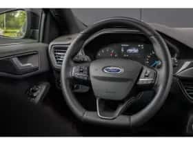 Ford Focus (2022) thumbnail 32