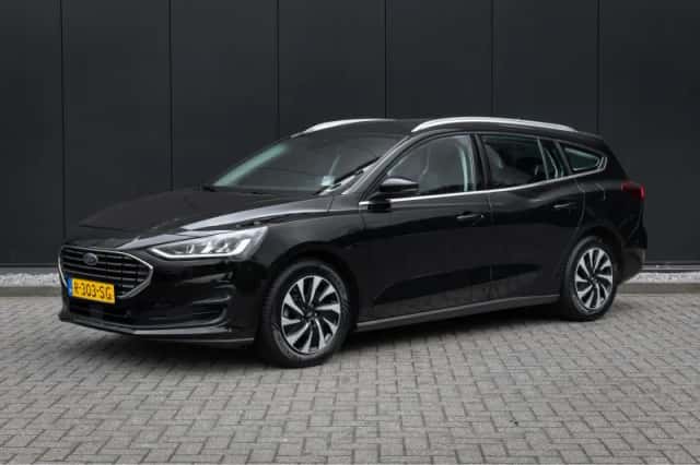 Ford Focus (2022) thumbnail 1