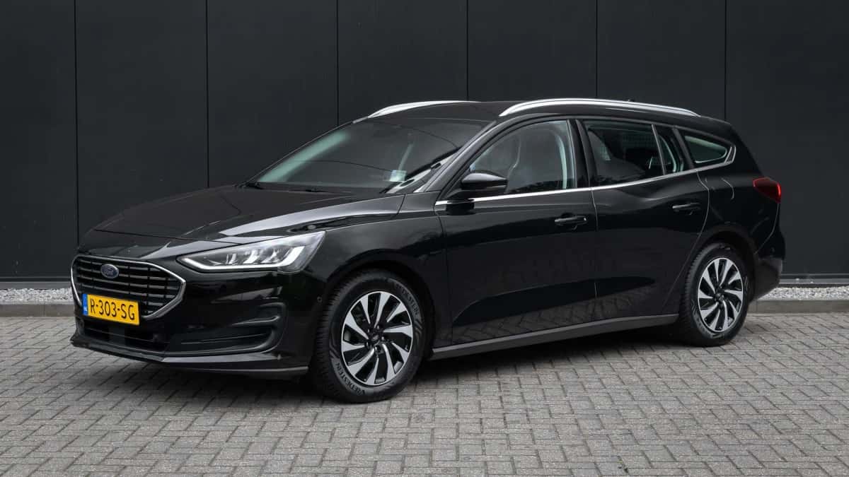 Ford Focus (2022) — foto 1