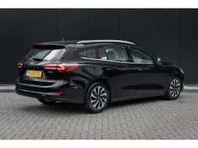 Ford Focus (2022) thumbnail 2