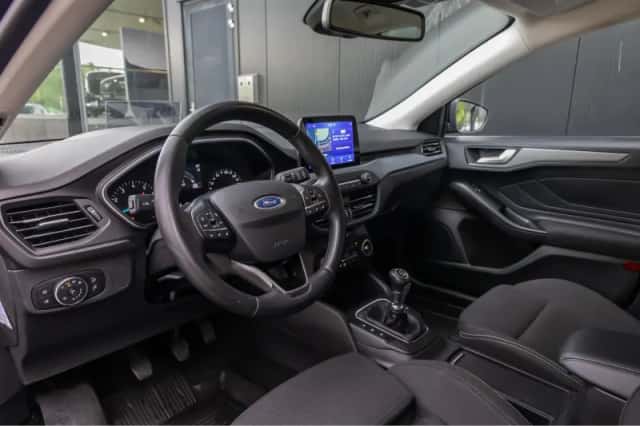 Ford Focus (2022) thumbnail 12