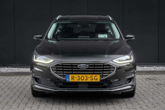 Ford Focus (2022) thumbnail 4