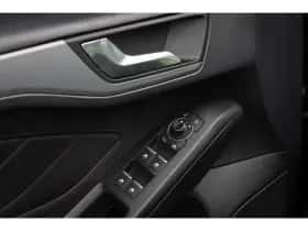 Ford Focus (2022) thumbnail 33