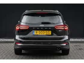 Ford Focus (2022) thumbnail 5