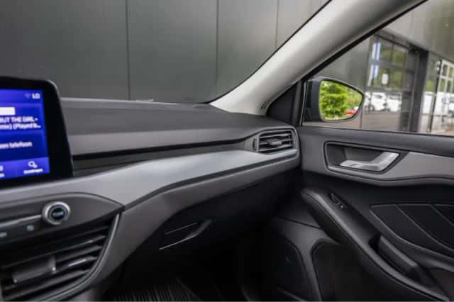 Ford Focus (2022) thumbnail 41