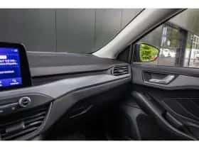 Ford Focus (2022) thumbnail 41
